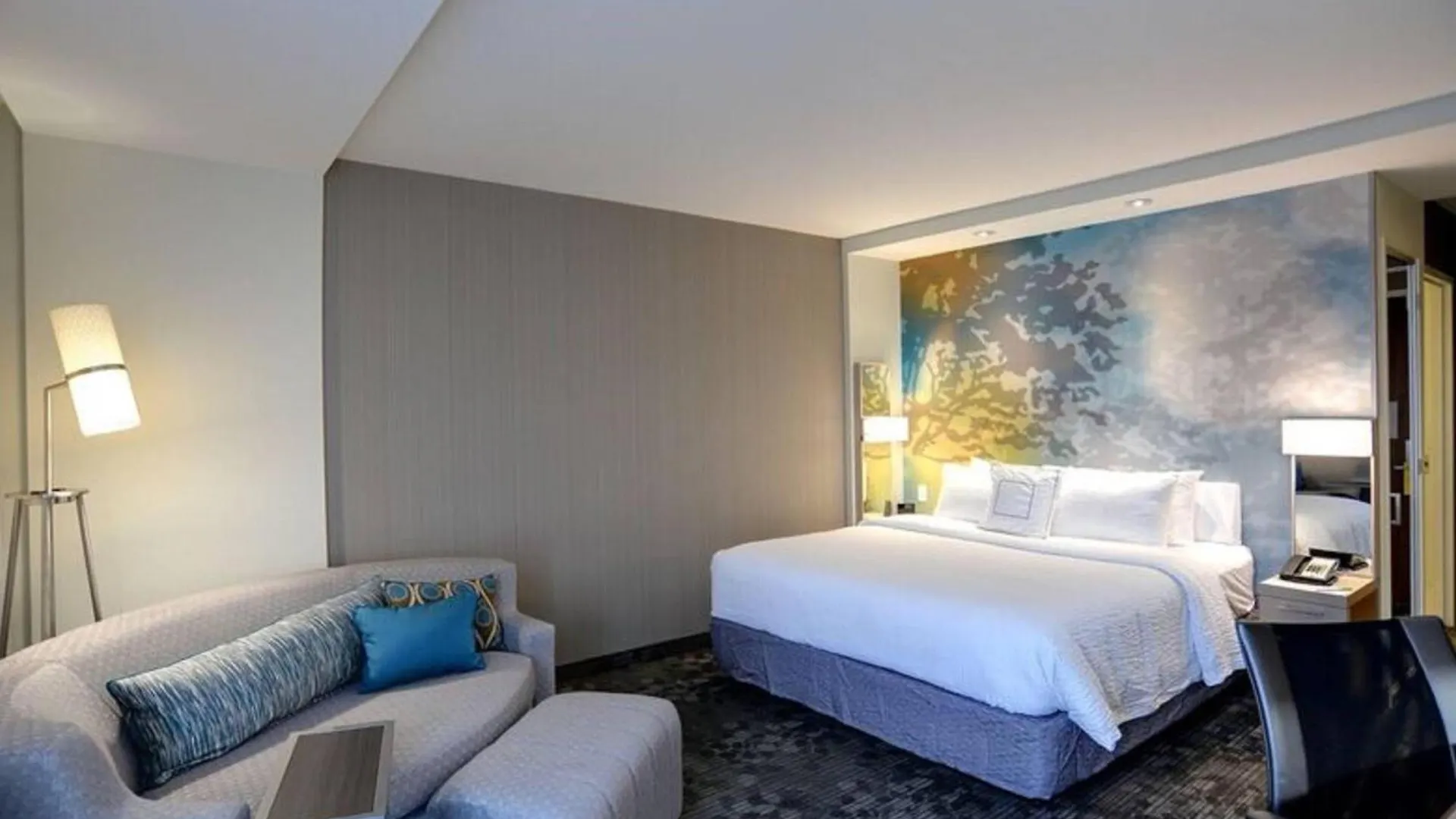 Courtyard By Marriott Columbus Osu Hotel